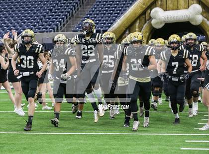 Thumbnail 3 in Manvel vs. Nederland (UIL 5A D1 Quarterfinal) photogallery.