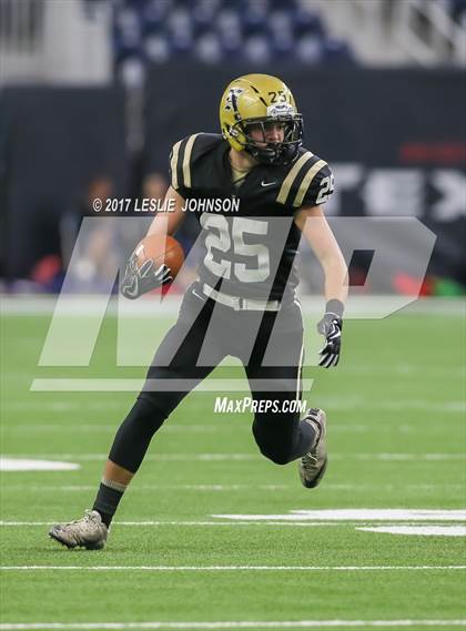 Thumbnail 3 in Manvel vs. Nederland (UIL 5A D1 Quarterfinal) photogallery.