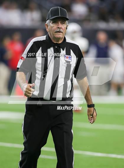 Thumbnail 2 in Manvel vs. Nederland (UIL 5A D1 Quarterfinal) photogallery.
