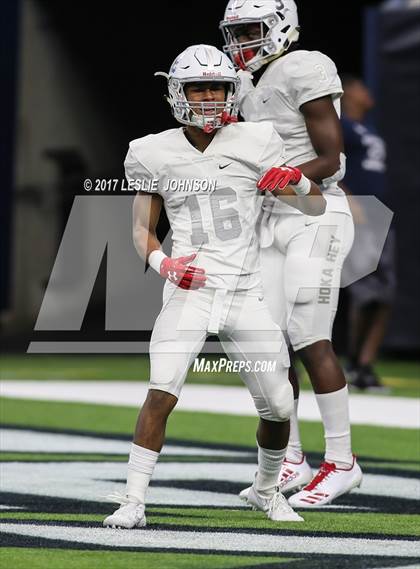 Thumbnail 3 in Manvel vs. Nederland (UIL 5A D1 Quarterfinal) photogallery.