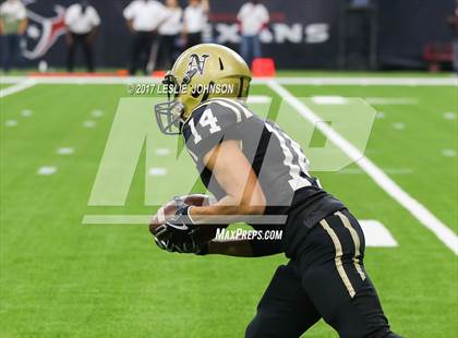 Thumbnail 1 in Manvel vs. Nederland (UIL 5A D1 Quarterfinal) photogallery.