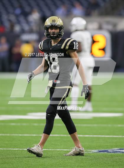 Thumbnail 2 in Manvel vs. Nederland (UIL 5A D1 Quarterfinal) photogallery.