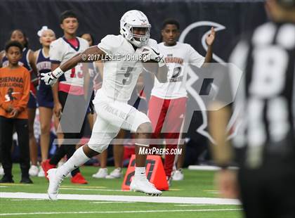 Thumbnail 3 in Manvel vs. Nederland (UIL 5A D1 Quarterfinal) photogallery.