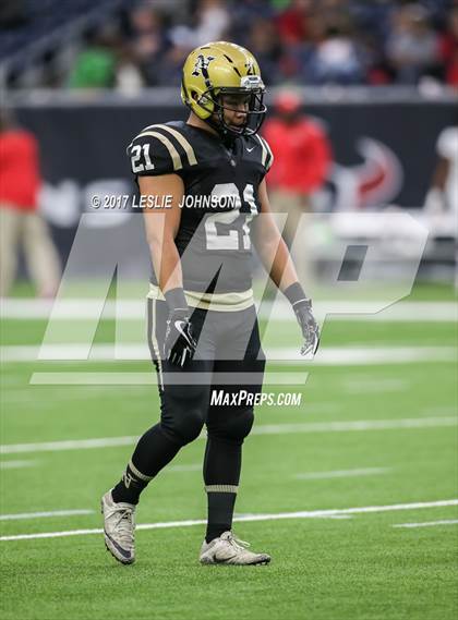 Thumbnail 2 in Manvel vs. Nederland (UIL 5A D1 Quarterfinal) photogallery.