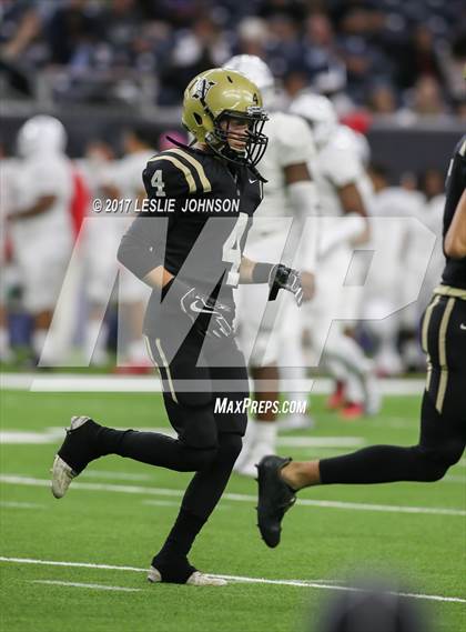 Thumbnail 1 in Manvel vs. Nederland (UIL 5A D1 Quarterfinal) photogallery.