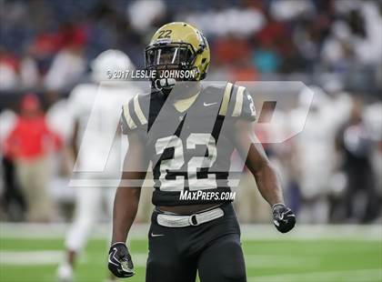 Thumbnail 2 in Manvel vs. Nederland (UIL 5A D1 Quarterfinal) photogallery.