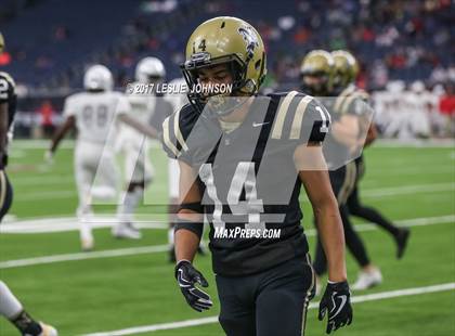 Thumbnail 1 in Manvel vs. Nederland (UIL 5A D1 Quarterfinal) photogallery.
