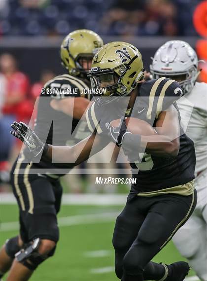 Thumbnail 2 in Manvel vs. Nederland (UIL 5A D1 Quarterfinal) photogallery.