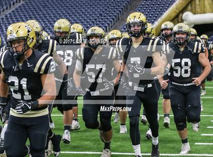 Thumbnail 2 in Manvel vs. Nederland (UIL 5A D1 Quarterfinal) photogallery.