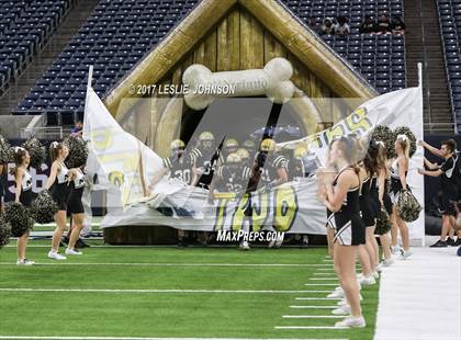Thumbnail 2 in Manvel vs. Nederland (UIL 5A D1 Quarterfinal) photogallery.