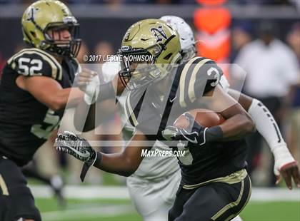 Thumbnail 1 in Manvel vs. Nederland (UIL 5A D1 Quarterfinal) photogallery.