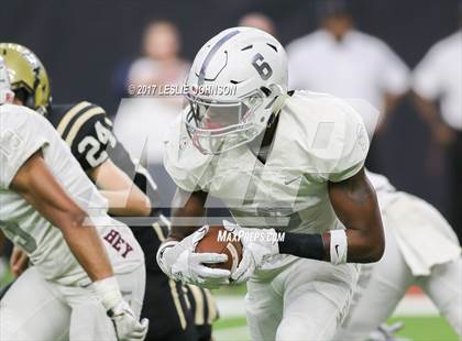 Thumbnail 2 in Manvel vs. Nederland (UIL 5A D1 Quarterfinal) photogallery.