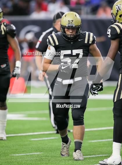 Thumbnail 3 in Manvel vs. Nederland (UIL 5A D1 Quarterfinal) photogallery.