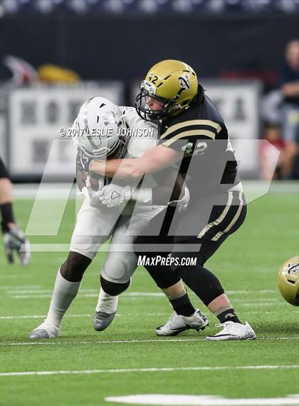 Thumbnail 1 in Manvel vs. Nederland (UIL 5A D1 Quarterfinal) photogallery.