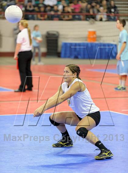 Thumbnail 3 in Caliche vs. Idalia (CHSAA 1A Pool II) photogallery.