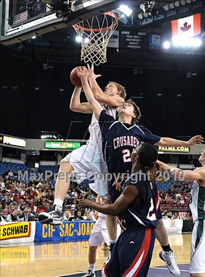 Thumbnail 2 in Colfax vs. Modesto Christian (CIF SJS D4 Final) photogallery.