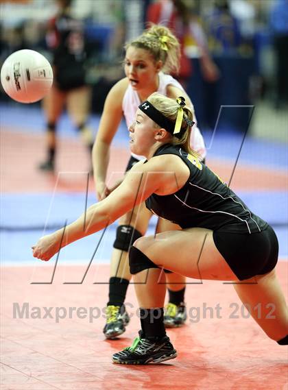 Thumbnail 2 in Caliche vs. Stratton (CHSAA 1A Pool II) photogallery.