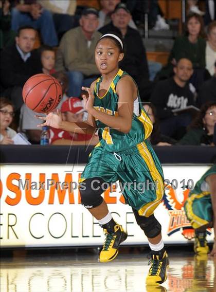 Thumbnail 3 in Vanden vs. St. Mary's (CIF SJS D3 Playoffs) photogallery.