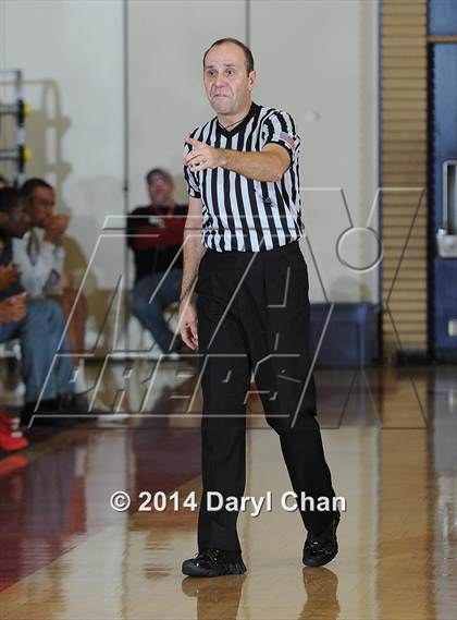 Thumbnail 2 in Maranatha vs Oak Park (Rose City Roundball Classic) photogallery.