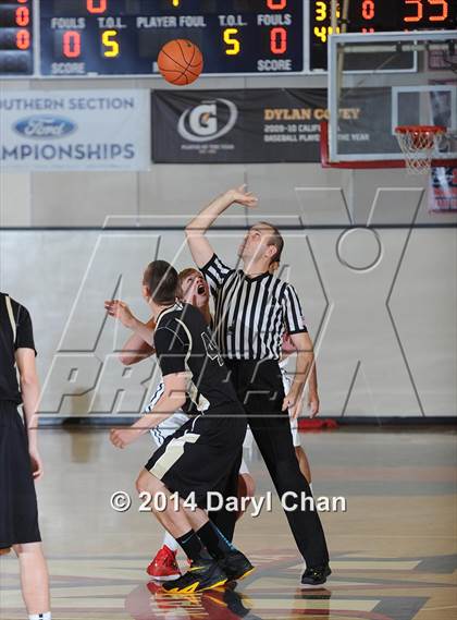 Thumbnail 2 in Maranatha vs Oak Park (Rose City Roundball Classic) photogallery.