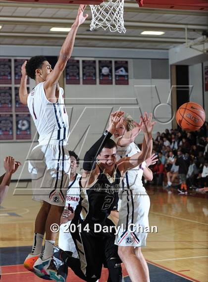 Thumbnail 3 in Maranatha vs Oak Park (Rose City Roundball Classic) photogallery.