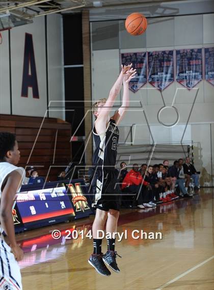 Thumbnail 2 in Maranatha vs Oak Park (Rose City Roundball Classic) photogallery.