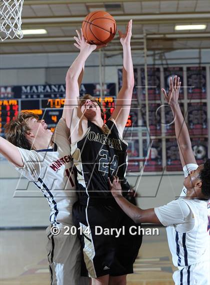 Thumbnail 1 in Maranatha vs Oak Park (Rose City Roundball Classic) photogallery.