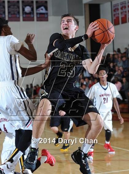 Thumbnail 2 in Maranatha vs Oak Park (Rose City Roundball Classic) photogallery.