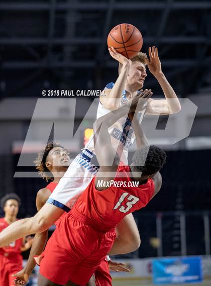 Thumbnail 2 in Wilson vs. Lynden Christian photogallery.