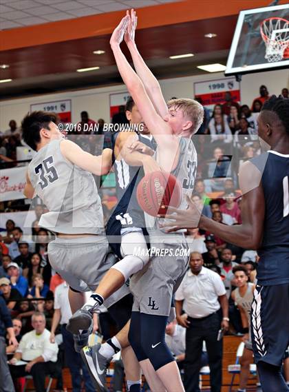 Thumbnail 2 in Hamilton Heights Christian Academy vs. La Lumiere (Chick-Fil-A Classic) photogallery.