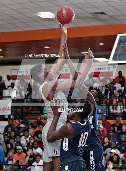 Thumbnail 2 in Hamilton Heights Christian Academy vs. La Lumiere (Chick-Fil-A Classic) photogallery.