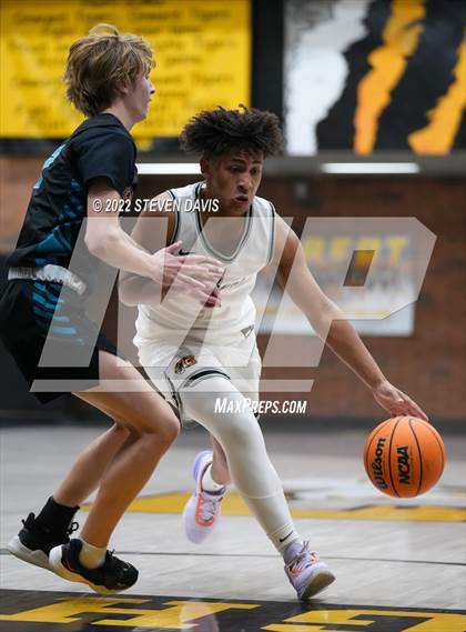 Thumbnail 3 in Gilbert vs Eastmark photogallery.