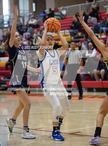 Thumbnail 3 in Del Norte vs. La Jolla Country Day (CIF SDS Girls Championship) photogallery.