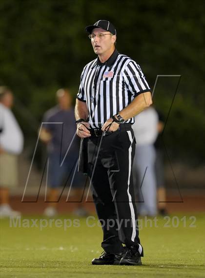 Thumbnail 2 in Azusa vs. Don Lugo photogallery.