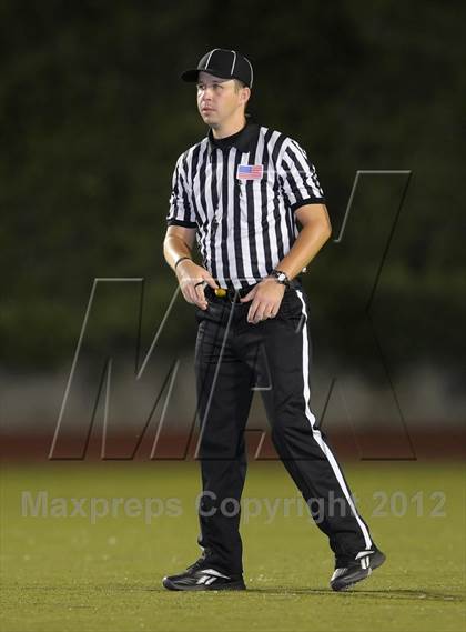 Thumbnail 2 in Azusa vs. Don Lugo photogallery.