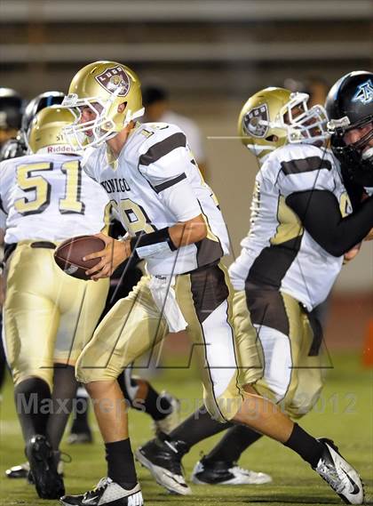 Thumbnail 2 in Azusa vs. Don Lugo photogallery.