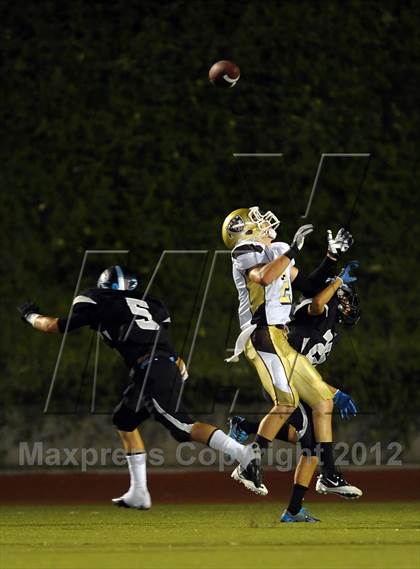 Thumbnail 2 in Azusa vs. Don Lugo photogallery.