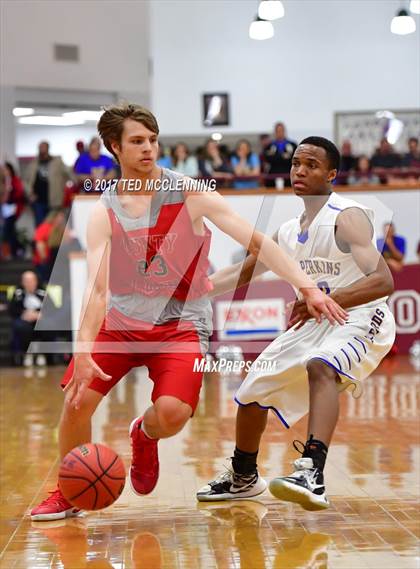 Thumbnail 2 in Guy-Perkins vs. County Line (AAA 1A Playoff) photogallery.