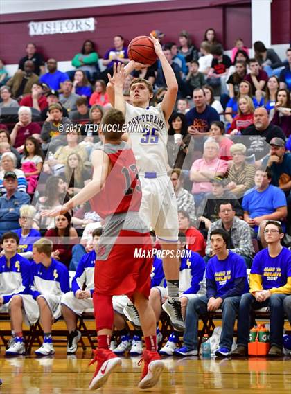 Thumbnail 3 in Guy-Perkins vs. County Line (AAA 1A Playoff) photogallery.