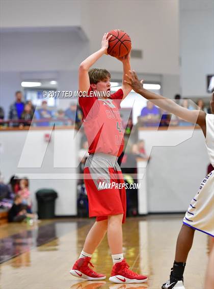 Thumbnail 1 in Guy-Perkins vs. County Line (AAA 1A Playoff) photogallery.