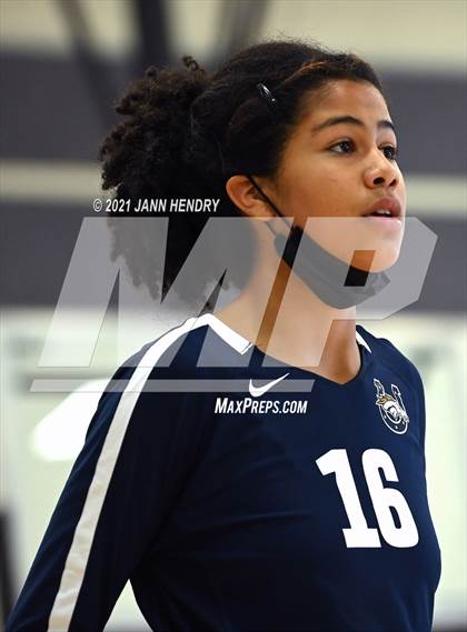 Thumbnail 3 in Vista Murrieta vs. Cathedral Catholic (Durango Fall Classic) photogallery.