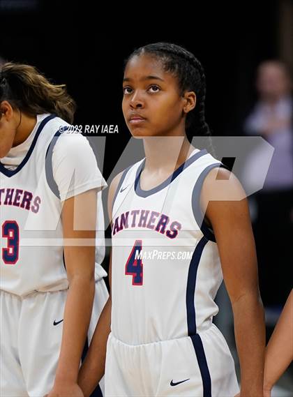 Thumbnail 1 in San Joaquin Memorial vs. Sage Hill (CIF State Division II Final) photogallery.