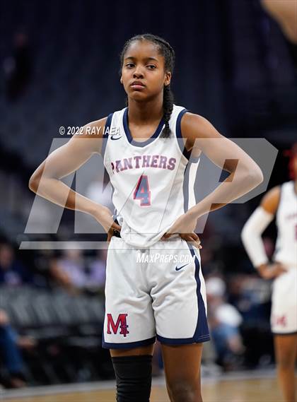 Thumbnail 3 in San Joaquin Memorial vs. Sage Hill (CIF State Division II Final) photogallery.