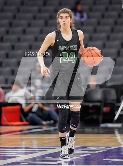 Thumbnail 3 in San Joaquin Memorial vs. Sage Hill (CIF State Division II Final) photogallery.
