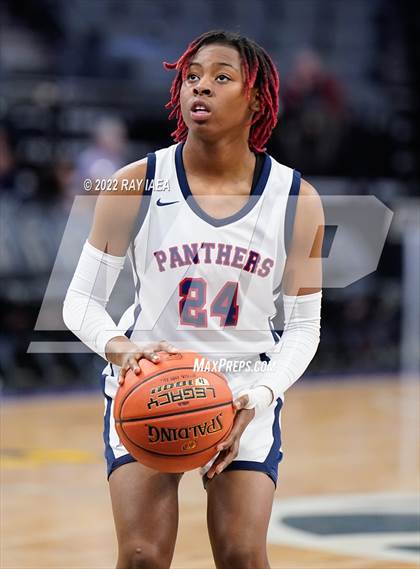 Thumbnail 2 in San Joaquin Memorial vs. Sage Hill (CIF State Division II Final) photogallery.