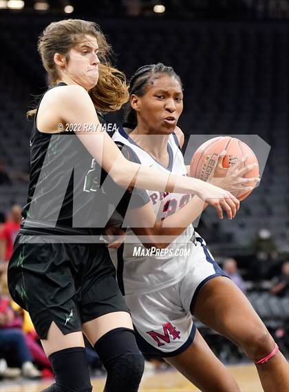 Thumbnail 3 in San Joaquin Memorial vs. Sage Hill (CIF State Division II Final) photogallery.