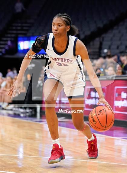 Thumbnail 2 in San Joaquin Memorial vs. Sage Hill (CIF State Division II Final) photogallery.