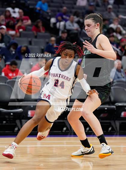 Thumbnail 2 in San Joaquin Memorial vs. Sage Hill (CIF State Division II Final) photogallery.