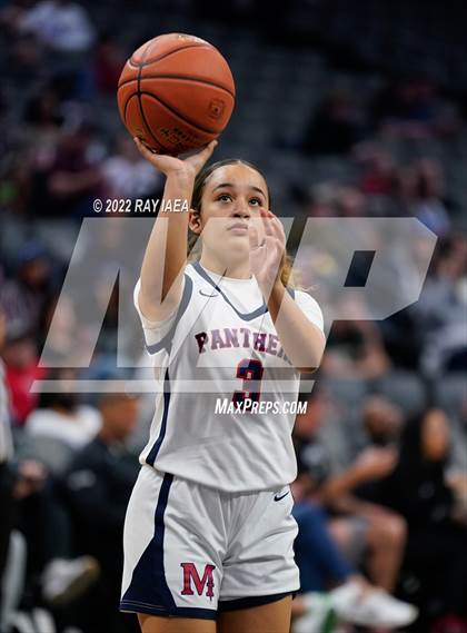 Thumbnail 3 in San Joaquin Memorial vs. Sage Hill (CIF State Division II Final) photogallery.