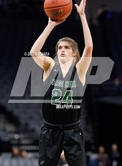 Thumbnail 3 in San Joaquin Memorial vs. Sage Hill (CIF State Division II Final) photogallery.